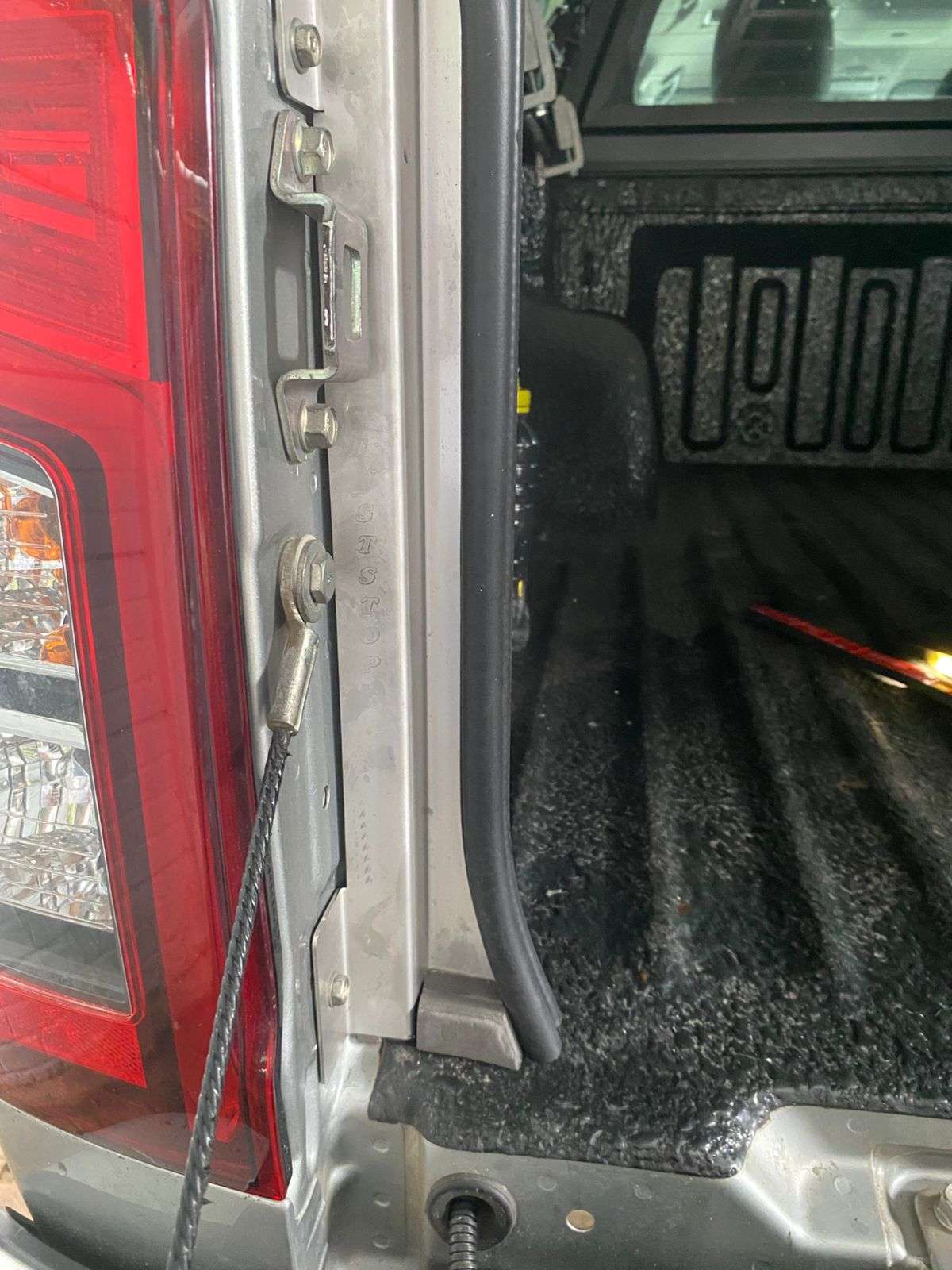 Mitsubishi Triton DustStop